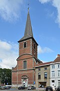 Façade de l'église Saint-Sulpice de Jumet vue depuis le sud-ouest.