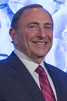 Description de l'image Gary Bettman in 2016 (cropped) (cropped).jpg.