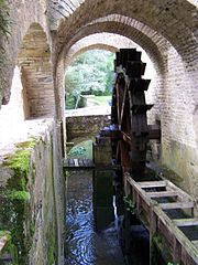 La roue à aubes des forges de Buffon sur les eaux de l'Armançon.