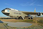 Le Boeing NB-52B Balls 8 de la NASA est exposé sur la base Edwards à la fin de sa carrière.