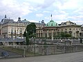 O palácio visto do Quai Anatole-France