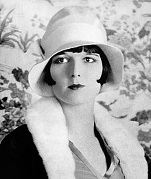 Louise Brooks detail ggbain.32453u.jpg