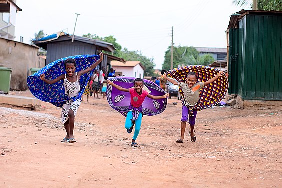 Children in Ghana race against the wind