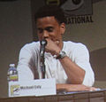 Michael Ealy interpreta Travis Marks