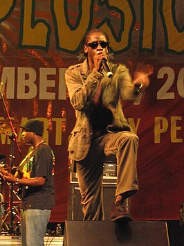 Bounty Killer tijdens een optreden op Island Explosion in december 2006