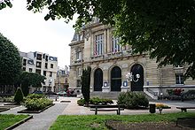 La mairie et son jardin