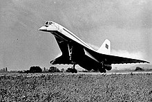 Le prototype au décollage à l'aéroport international de Berlin-Schönefeld.