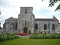 Le clocher porche de l'église Saint-Étienne de Tonnay-Charente.