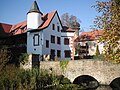 Steinbrücke zum Hauptgebäude des Schlosses