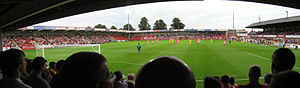 Die Whaddon Road vom Speedy Skips Stand aus gesehen (2006)