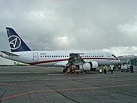 SSJ-100 på Tolmatjovos flygplats i Sibirien.