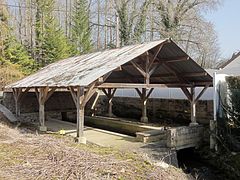 Le lavoir couvert.