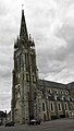 L'église paroissiale Saint-Martin : la façade et le clocher.