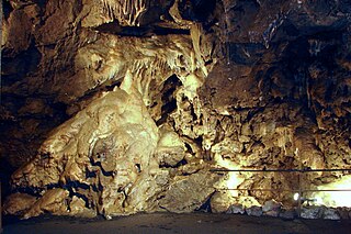 Pyramide in der Großen Grotte