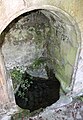 Source à faible débit qui alimente le lavoir.