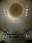 Interior da cúpula de al-Mu'ayyad, com exemplo de pendentes esculpidos em muqarnas.