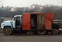 Un balayeur PU-53 basé sur un GAZ-53A à Moscou, 1992