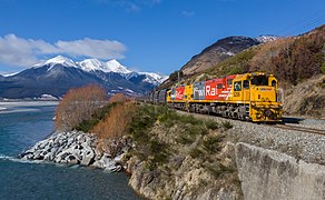 Transport de charbon par KiwiRail au niveau d'Arthur's Pass. Aout 2015.