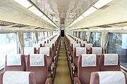 更新後の車内 更新直後のモケットはオレンジであった