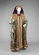 Russian clothing, late 18th–19th century. Metropolitan Museum of Art.[78]