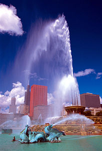 Buckingham Fountain (1927) in Chicago