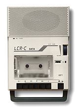 LCR-C-1 DATA。Z-1013（英語版）のデータ記録に用いられた。