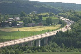 L'E421 se confond avec l'A27 sur le Viaduc de Recht