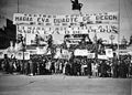 Demonstration für das Frauenwahlrecht 1948 vor dem Nationalkongress in Buenos Aires, Argentinien