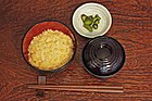 日本での朝食の一例。卵かけご飯。