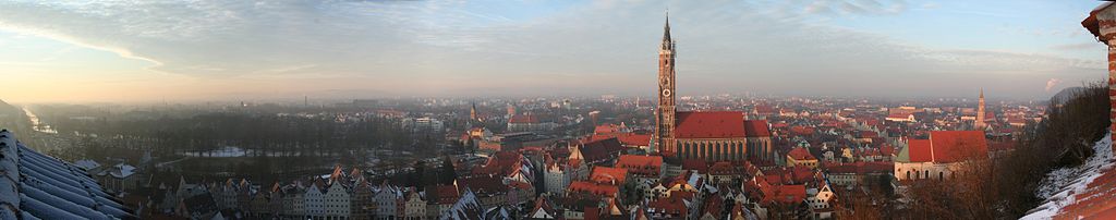 Panorama vo da Stod Landsad vo da Buag Trausnitz aus in Richtung Noadn