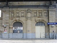 Bahnsteigseite des Kaiserpavillons