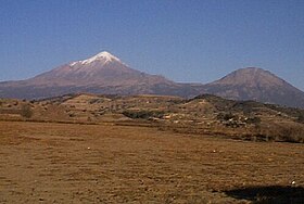 Vue du pic d'Orizaba (à gauche) et la sierra Negra (à droite).