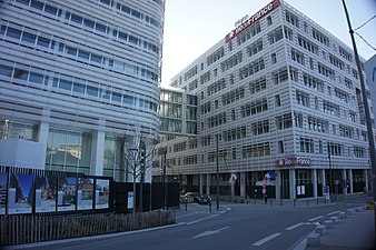 Siège actuel du conseil régional, 2 rue Simone-Veil à Saint-Ouen-sur-Seine.