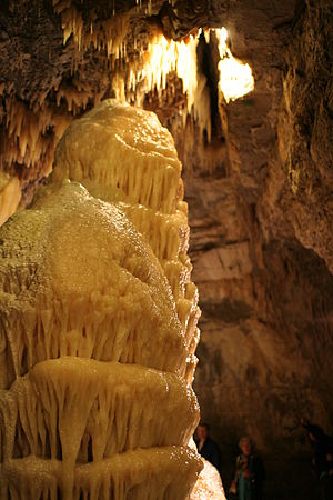 Die Hochzeitstorte Einer der Stalagmiten in Eberstadt