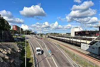 Huddingevägen vid Flemingsbergs station, 2023