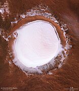 Vue du cratère par Mars Express en couleurs naturelles.