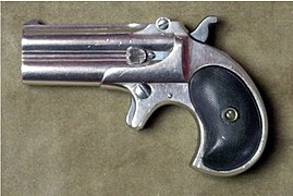 Un pistolet Derringer de Remington en bronze autrichien.