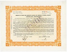 Certificado provisional de un bono del Banco Nacional de Cuba por 300.000,00 pesos, emitido en La Habana el 22 de enero de 1960, firmado en original por Ernesto "Che" Guevara como Presidente del Banco Nacional de Cuba. El bono estaba destinado a financiar la Instituto Nacional de Ahorro y Vivienda (INAV), responsable de gran parte de la construcción de viviendas estatales en Cuba entre 1959 y 1962.