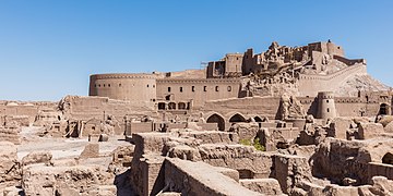 ارگ بم در کرمان متعلق به سده پنجم قبل از میلاد بزرگترین سازه خشتی جهان می‌باشد که به صورت یک دژ با دیواره‌های بلند و در ارتفاع برای به حداکثر رساندن ایمنی ساکنان آن ساخته شده بود.