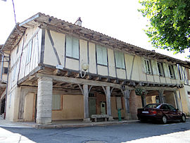 The Place de Arcades, in Réalville