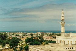 Mogadishu az Isbaheysiga-mecsettel az előtérben