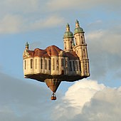 Luftballonger kan tillverkas i många former, här i skepnad av klosterkyrkan i Sankt Gallen.