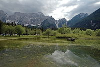 Os lagos de Fusine e o monte Mangart