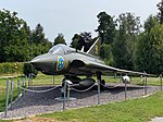 Saab 35 Draken utanför F11 museum.