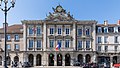 Hôtel de ville Façade & toiture classée en 1919, intérieurs inscrit en 2012. Classement intégral en 2013.