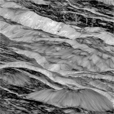 Oblique close-up of fractures