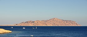 Vue de l'île de Tiran.