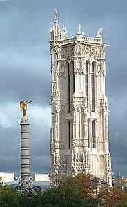 Menara Saint-Jacques kelihatan dari Conciergerie, dengan "Victory Column" Place du Châtelet pada tahun 2008