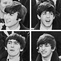 Ar Beatles oc'h erruout e New York e miz C'hwevrer 1964. En nec'h : John Lennon ha Paul McCartney. En traoñ : George Harrison ha Ringo Starr.