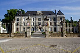 La mairie de Chef-Boutonne (hôtel Cail).